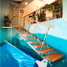 Лестница в бассейн